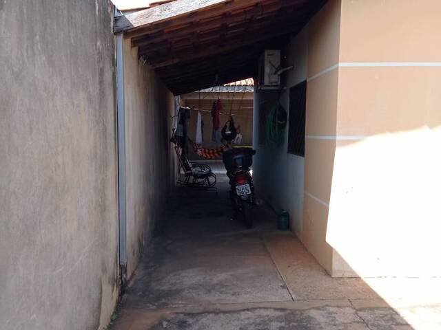 Casa para Venda em Várzea Grande - 4