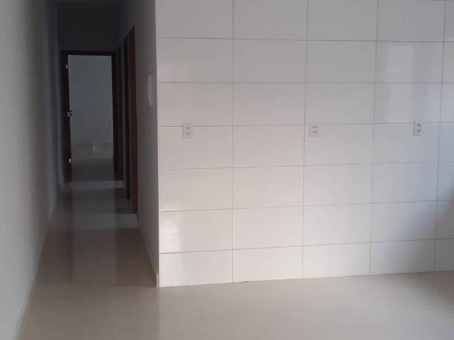 Casa para Venda em Várzea Grande - 4