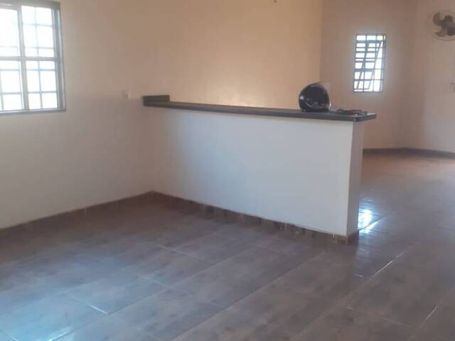 Casa para Venda em Várzea Grande - 3