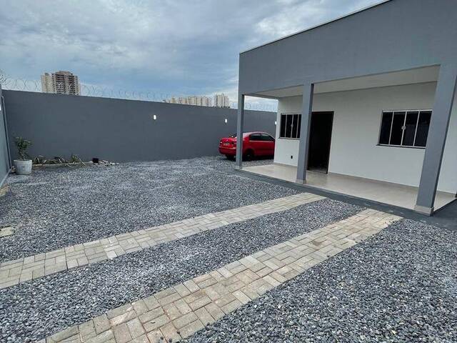 Casa para Venda em Cuiabá - 2