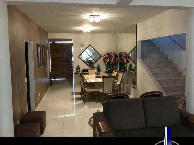 Casa para Venda em Cuiabá - 2