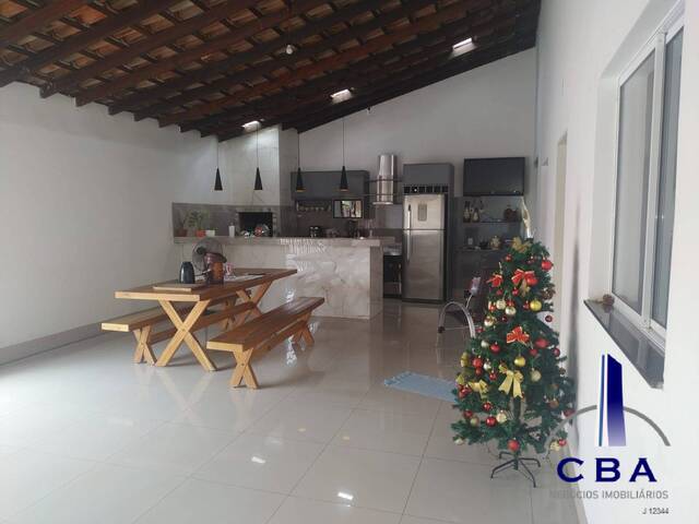 Casa para Venda em Várzea Grande - 4