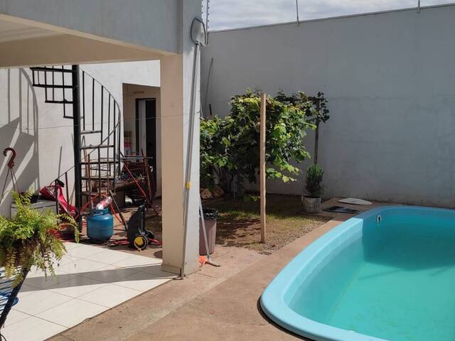 Casa para Venda em Várzea Grande - 2