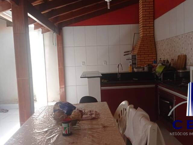 Casa para Venda em Várzea Grande - 3