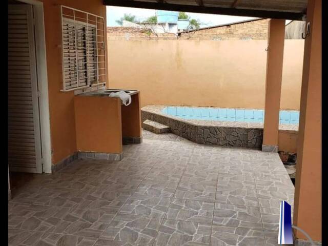 Casa para Venda em Cuiabá - 2