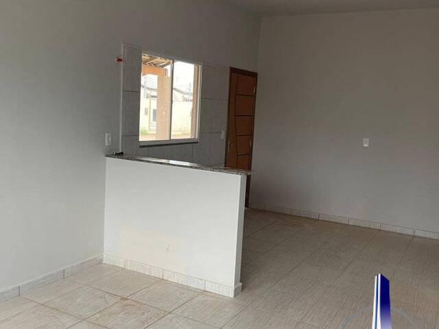 Casa para Venda em Várzea Grande - 4