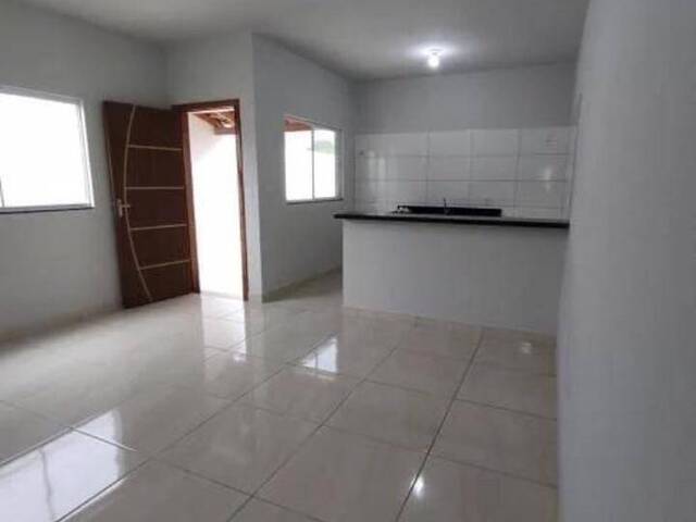 Casa para Venda em Várzea Grande - 2