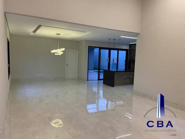 Casa para Venda em Várzea Grande - 5