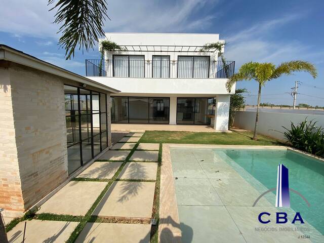 Casa para Venda em Várzea Grande - 3