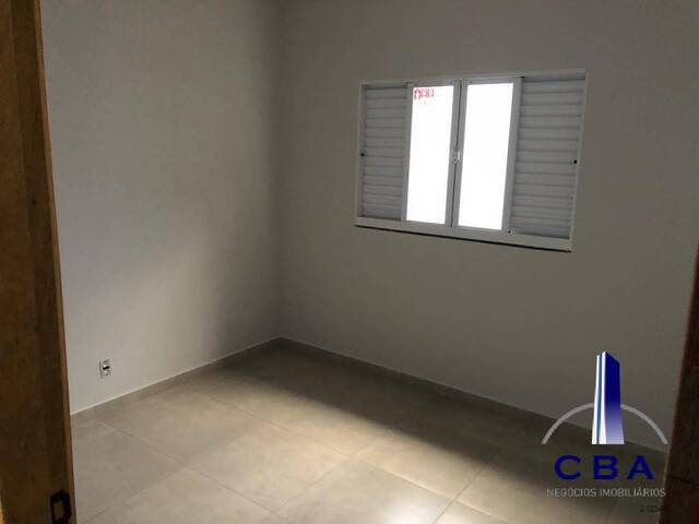 Casa para Venda em Várzea Grande - 5