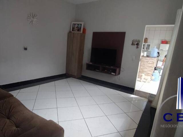 Casa para Venda em Cuiabá - 2