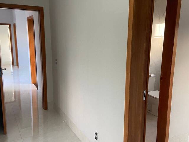 Casa para Venda em Cuiabá - 2