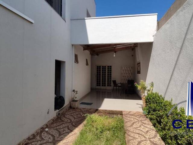 Casa para Venda em Cuiabá - 2