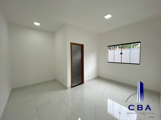 Casa para Venda em Várzea Grande - 4