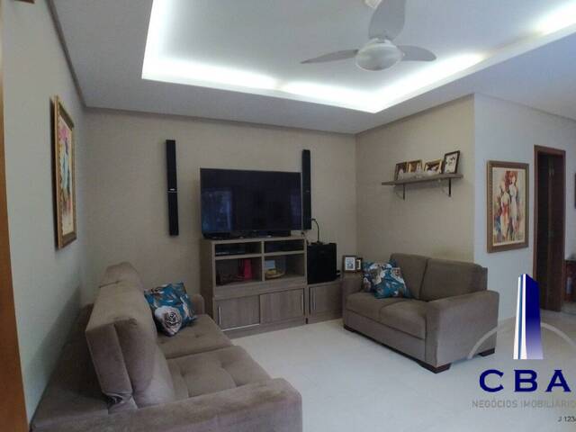 Casa para Venda em Cuiabá - 2