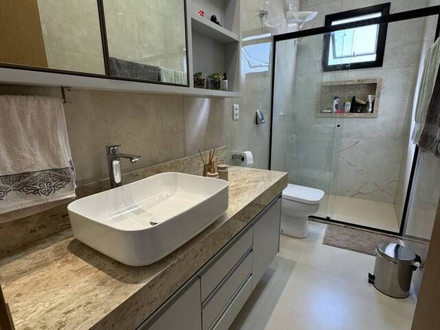 Casa para Venda em Cuiabá - 2