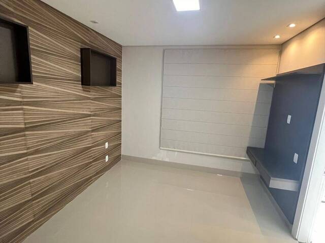 Apartamento para Venda em Cuiabá - 2