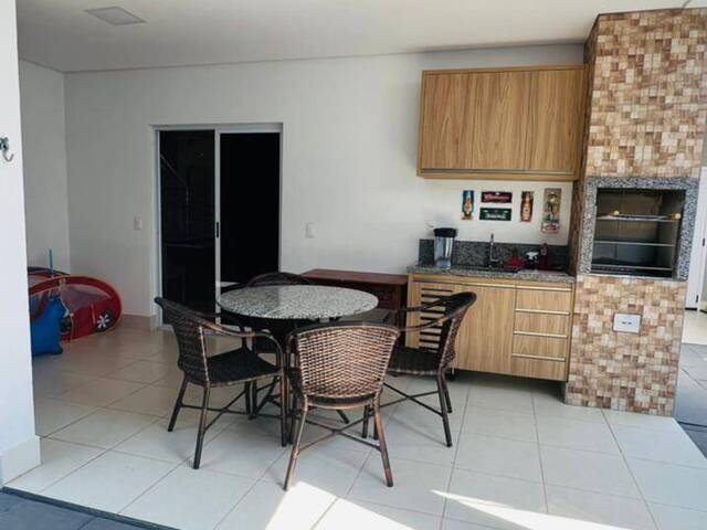 #2751 - Casa para Venda em Cuiabá - MT