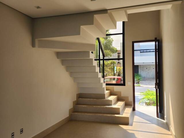 Casa para Venda em Cuiabá - 2